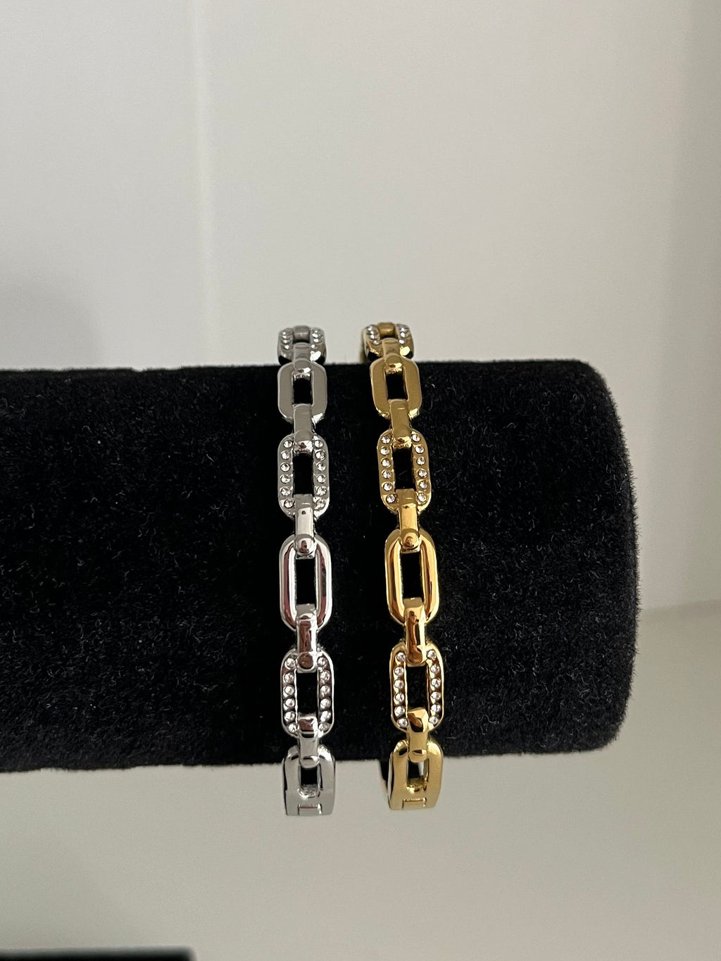2 bracelets