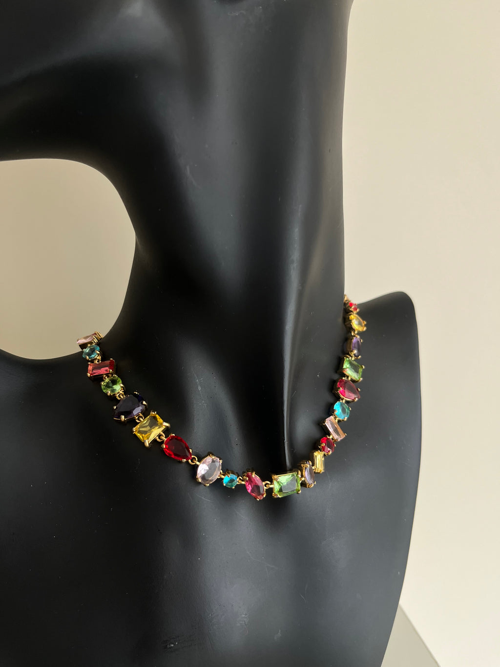 Collier Victoria